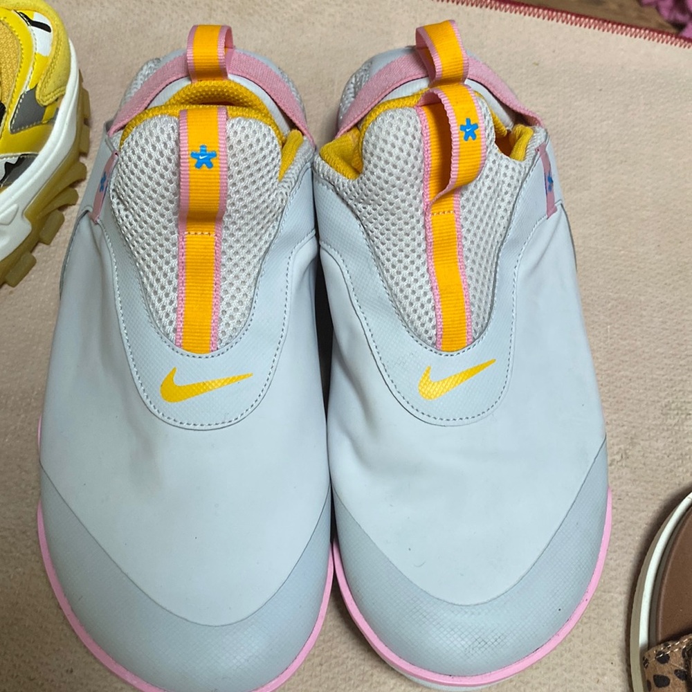 Ladies Nike sneakers